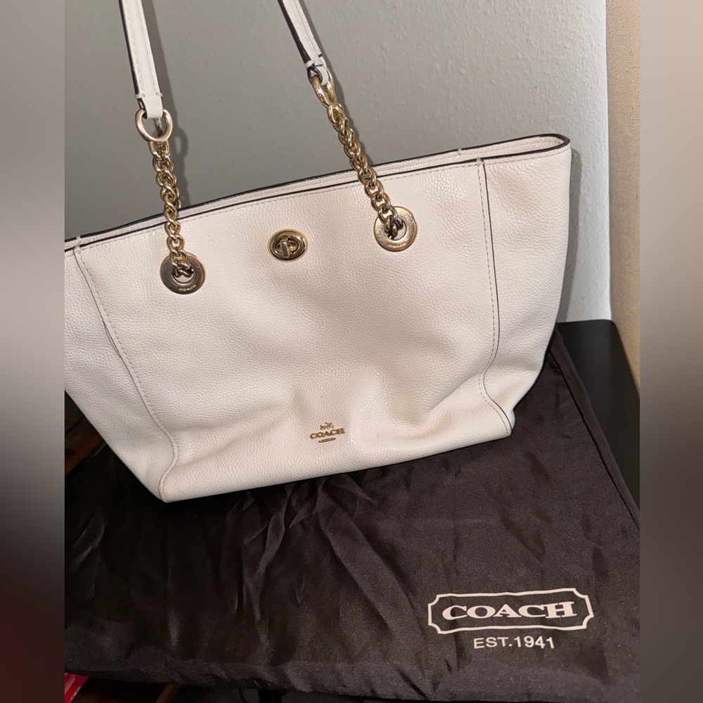 Coach shoulder bag - white and gold